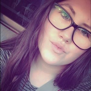 Meet your Posher, Brooke